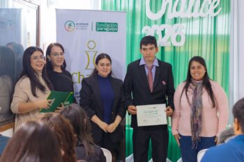 Jóvenes reciben las becas Chalice para cumplir el sueño de culminar sus estudios terciarios