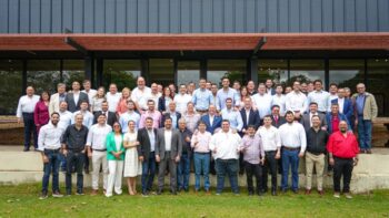 PEÑA RECIBE A DIRIGENTES DE ASUNCIÓN EN MEDIO DE TENSIONES EN HONOR COLORADO